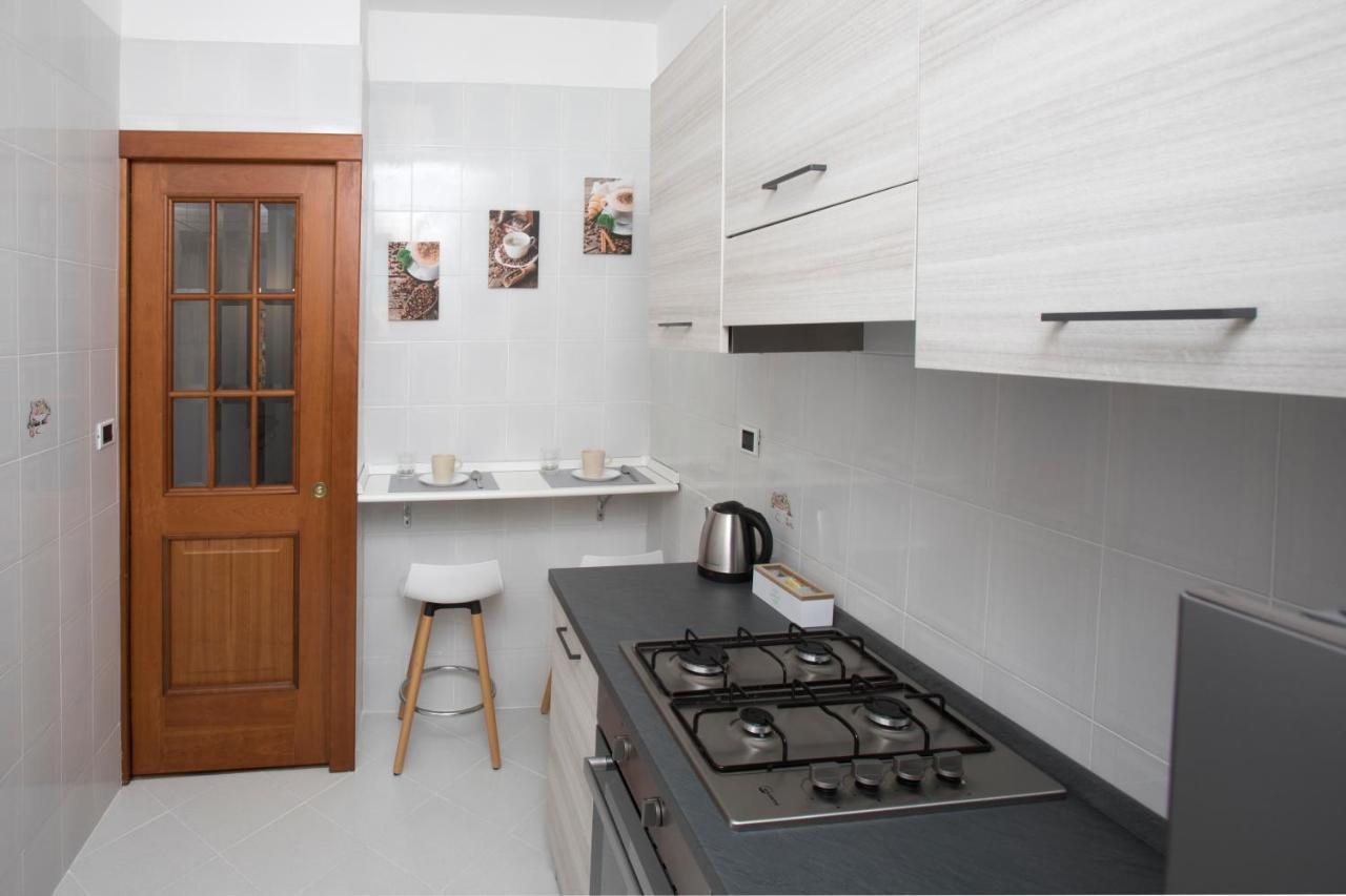 Appartamento Moderno Metro B San Paolo Rome Bagian luar foto